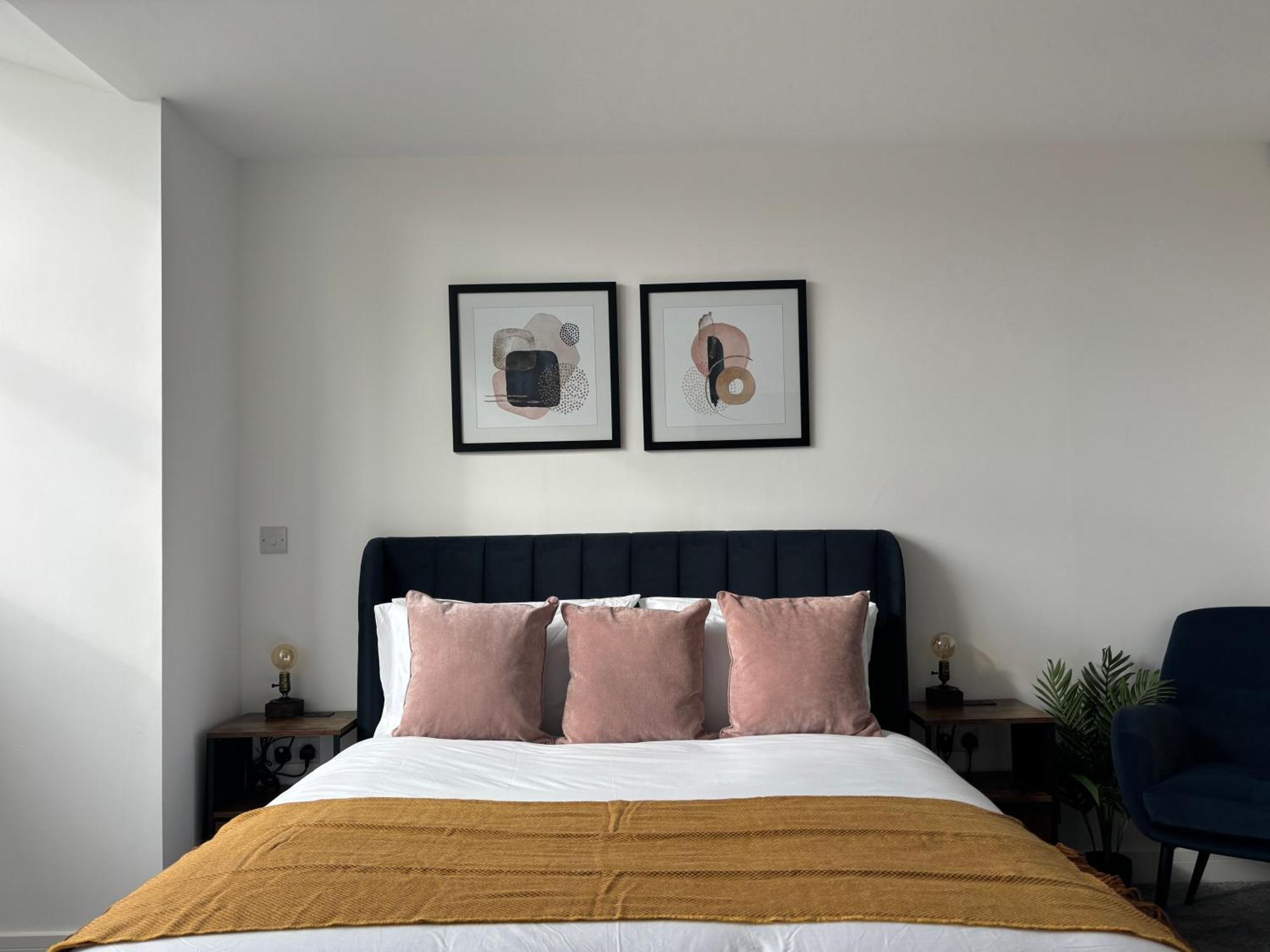 Manchester Apt, Free Parking, Business, Couples & Families Exterior photo